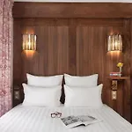Hotel Madeleine De Senlis 3*