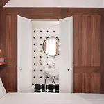 Madeleine De Senlis Hotel