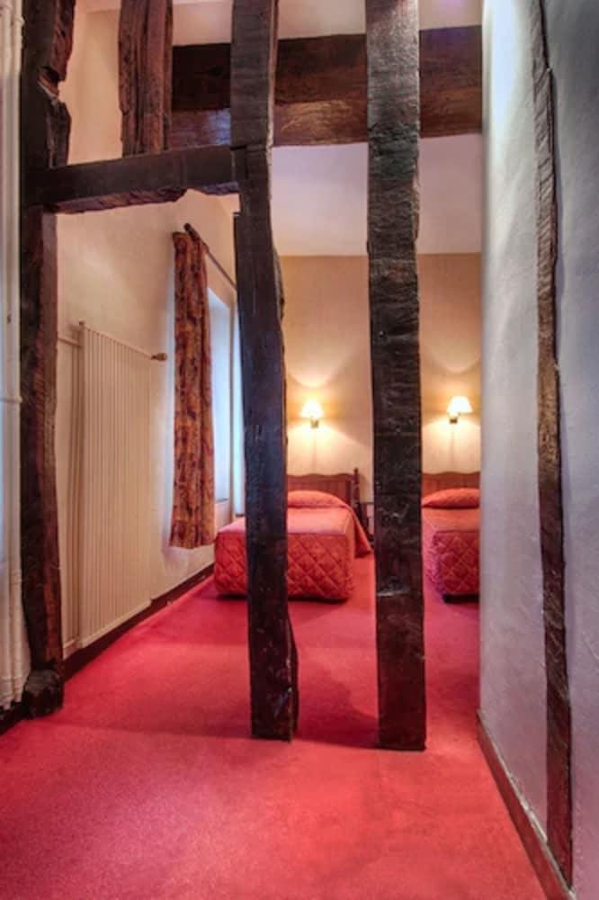 Madeleine De Senlis 3*